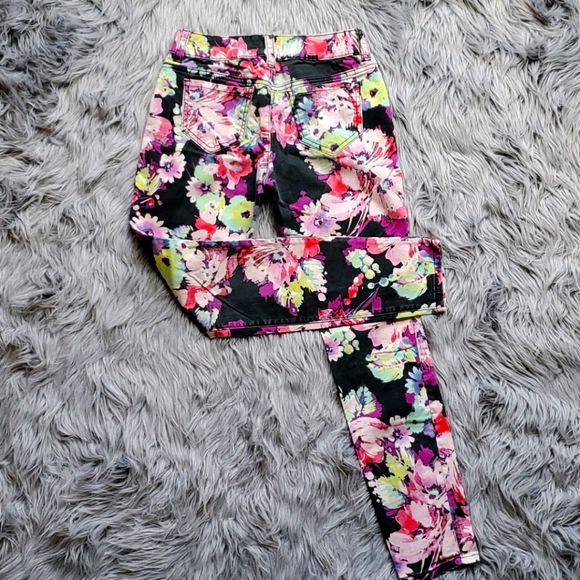 Floral Pattern Skinny Jeans - Picture 2 of 3